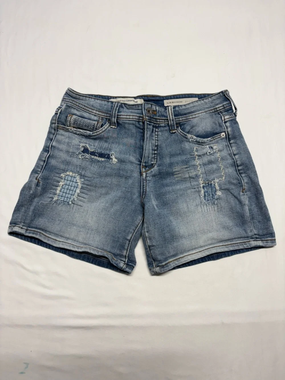 Pilcro Slim Boyfriend Jean Shorts — Anthropologie —
Size 26 - Picture 1 of 7
